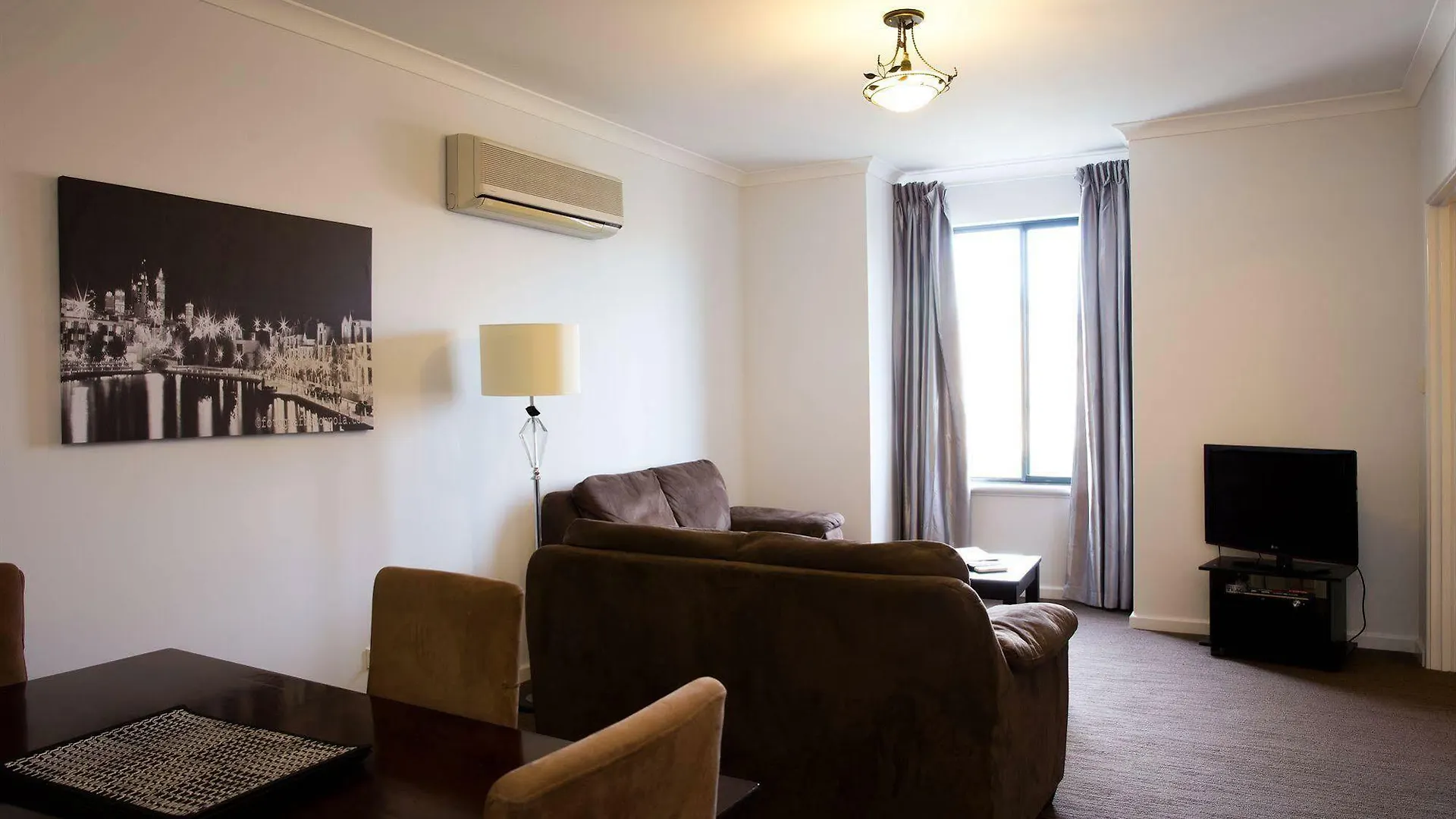 Regal Apartments 퍼스
